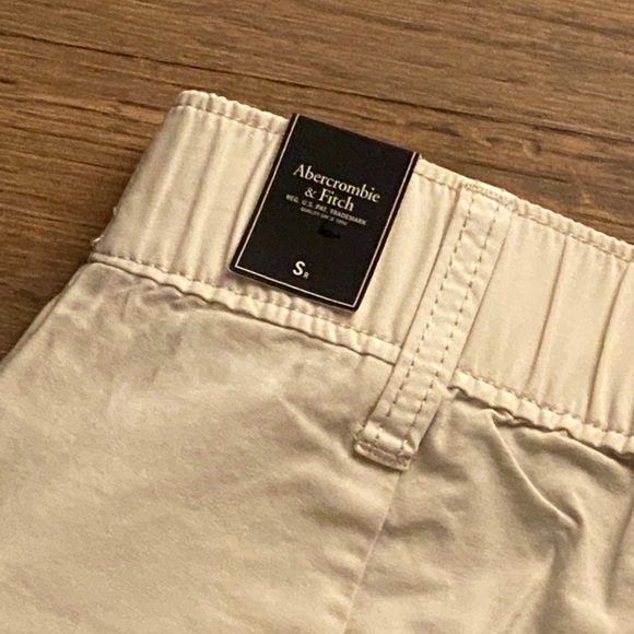 A&F cargo joggers and Soft AF boatneck t shirt. - Picture 8 of 14